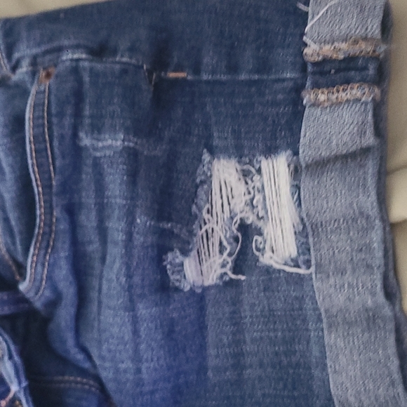 Shorts - Picture 3 of 5